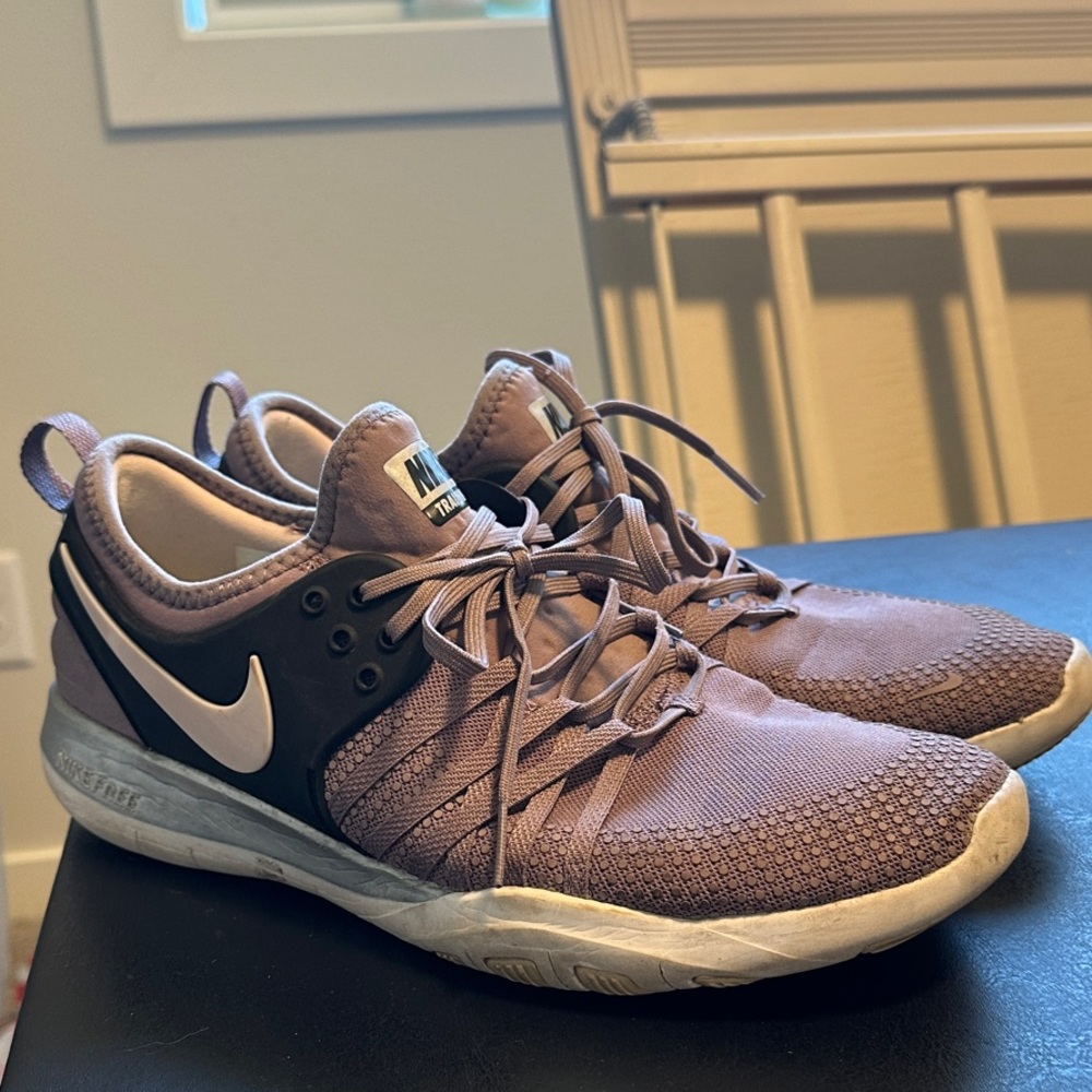 Nike Womens Lavender Athletic Shoes
